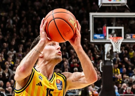 Basketball BBL Bundesliga, Alba Berlin - FC Bayern Munich Basketball from left Martin Hermannsson