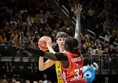 Basketball BBL Bundesliga, Alba Berlin - FC Bayern Munich Basketball from left Nevio Bennefeld