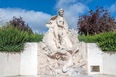 The light stone fountain sculpture La Naissance de Venus (The Birth of Venus) by sculptor Henri
