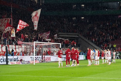 (DFL/DFB REGULATIONS PROHIBIT ANY USE OF PHOTOGRAPHS AS IMAGE SEQUENCES AND/OR QUASI-VIDEO), Rhein