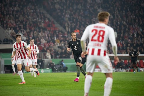 (DFL/DFB REGULATIONS PROHIBIT ANY USE OF PHOTOGRAPHS AS IMAGE SEQUENCES AND/OR QUASI-VIDEO), Rhein