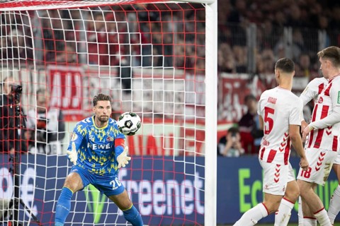 (DFL/DFB REGULATIONS PROHIBIT ANY USE OF PHOTOGRAPHS AS IMAGE SEQUENCES AND/OR QUASI-VIDEO), Rhein