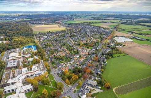 Aerial view, residential area view, Kleve vocational college and blue basketball court, Gocher