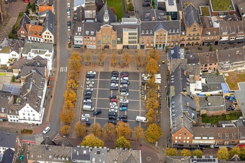 Aerial view, evangelical church Goch and town hall with patrician house house Zu den Fünf Ringen,
