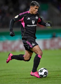 Goalkeeper Daniel Peretz Hamburger SV HSV (26) gesture gesture DFB-Pokal, Voith Arena, Heidenheim,
