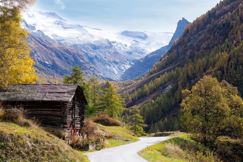 Little wooden hut beside the road going to the far end of the valley. Vintage house from the olden