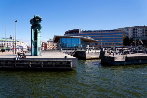Transportation hub Stenpiren Resescentrum offering boat rides of Vasttrafik public transport across