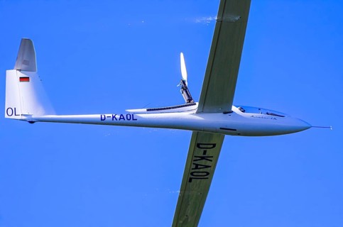 A Schempp-Hirth Nimbus 4M motor glider, D-KAOL registration, during a screening as part of an air