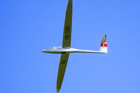 A DG Flugzeugbau glider DG-1000, registration HB-3361, during a demonstration as part of an air