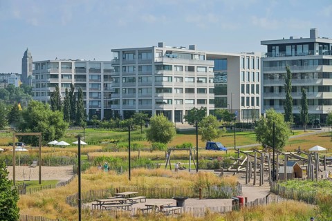 Park Töölönlahden kesäpuisto, residential buildings, Alvar Aallon katu, Helsinki, Finland