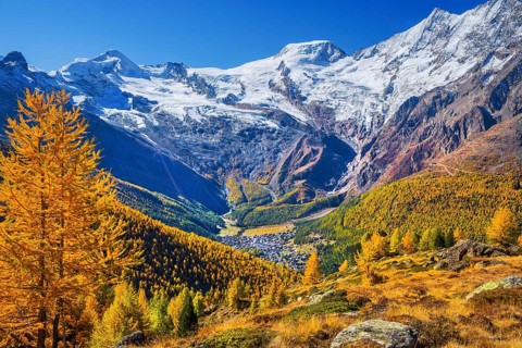 View from Kreuzboden to Saas-Fee with Alalin 4027m and Alphubel 4206m in autumn, Saas-Grund,