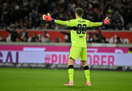Goalkeeper Alexander Nübel VfB Stuttgart (33) from behind gesture gesture MHPArena, MHP Arena