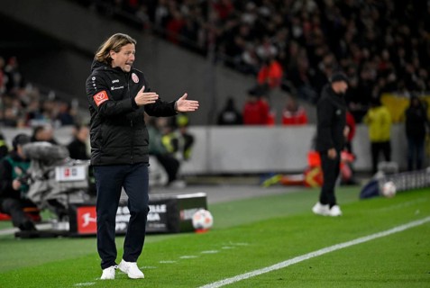Coach coach Bo Henriksen 1st FSV Mainz 05 on the sidelines Gestik Gesture MHPArena, MHP Arena
