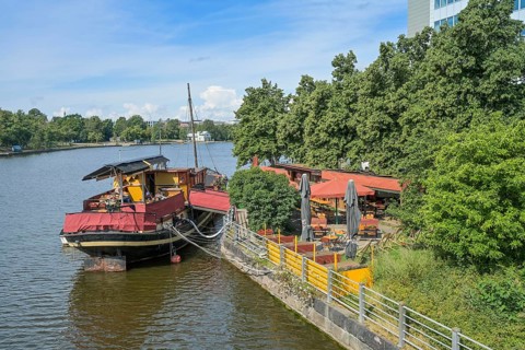 Ravintolalaiva Flying Dutch restaurant ship, Pitkänsillanranta, Helsinki, Finland