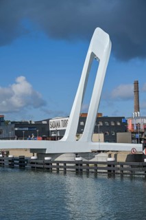 Admiral Bridge, Admirali jalakäijate sild, marina, Sadama harbour district, Tallinn, Estonia