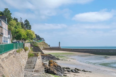 Located in Saint-Brieuc Bay, Port du Legue in Saint-Brieuc is bordered by a stone waterfront with