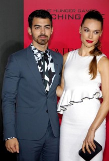 Joe Jonas at the Los Angeles premiere of 'The Hunger Games: Catching Fire' held at the Nokia