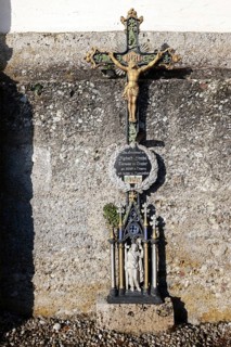 Tomb cross of the animal painter Richard Strebel, inscription with sentimental painting,