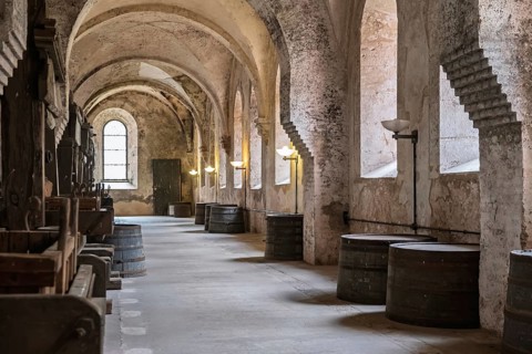 Eberbach Abbey, lay refectory, exhibition of historic wine presses from the period from 1668 to