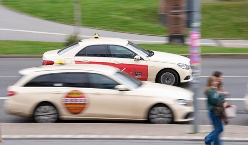 Taxis, Düsseldorf-Bilk railway station, taxi stand, North Rhine-Westphalia