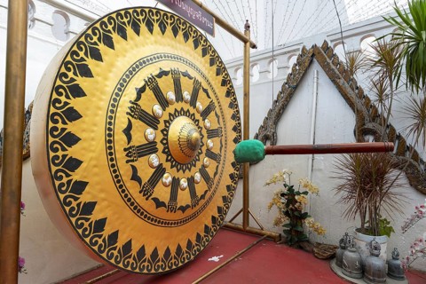 Temple gong (also Victory Gong or Luck Gong), when climbing to Wat Saket (Golden Mount) in the Pom