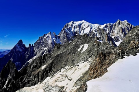 From left, the mountains l'Aiguille Noire de Peuterey, L'Aiguille Blanche de Peuterey, Mont Blanc,