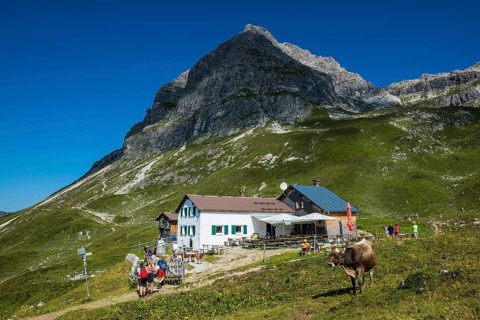 Berglandschaft und Berggasthof, Widderstein Hütte, Widderstein, Warth, Bregenzerwald, Vorarlberg,