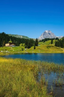 Berglandschaft und Berggasthof, Körbersee, Widderstein, Warth, Bregenzerwald, Vorarlberg, Alps,