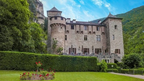 View of Hotel Chateau De La Caze in Gorge du Tarn Gorge, Sainte-Enimie, Gorges du Tarn Causses,