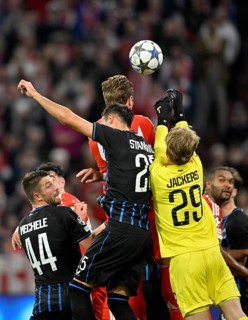 Penalty area scene, goal room scene header duel duel action goalkeeper Nordin Jackers Club Brugge