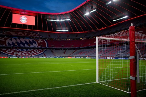 Overview, totals, scoreboard, goal, logo FC Bayern Munich, FCB, blue hour, Champions League,