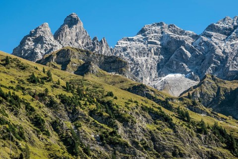 View of Trettachspitze, and Mädelegabel, Allgäu Mountains, near Einödsbach, Oberstdorf, Oberallgäu,