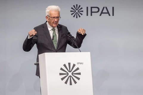 Winfried Kretschmann (Greens), Minister-President of Baden-Württemberg. portrait at the lectern