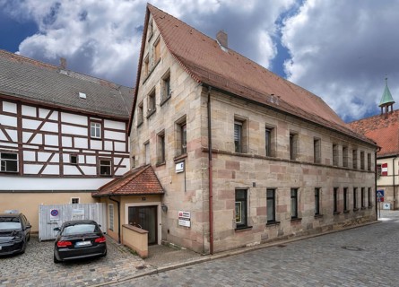 Historic residential and commercial building, built in 1869, renovation 1972, today Commerzbank,