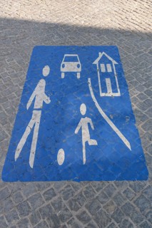 Sign painted on the street for Spielstraße, Amberg, Upper Palatinate, Bavaria, Germany