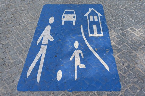 Sign painted on the street for Spielstraße, Amberg, Upper Palatinate, Bavaria, Germany