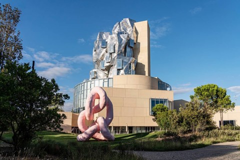 Luma, 56 m high irregular tower designed by Frank Gehry, tower in the style of Deconstructionism,