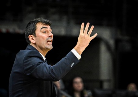 Basketball easyCredit BBL Cup round of 16, Alba Berlin, Ratiopharm Ulm v.l. Vladimir Bogojevic