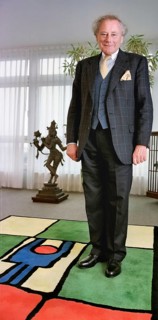 Reinhold Würth in his office, entrepreneur, billionaire, art patron, screws, fastening technology,