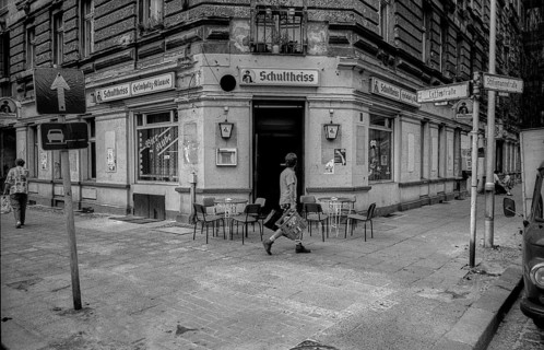 Germany, Berlin, 3.8.1992, Helmholtz-Klause, Lettestraße/Schliemannstraße, Prenzlauer Berg