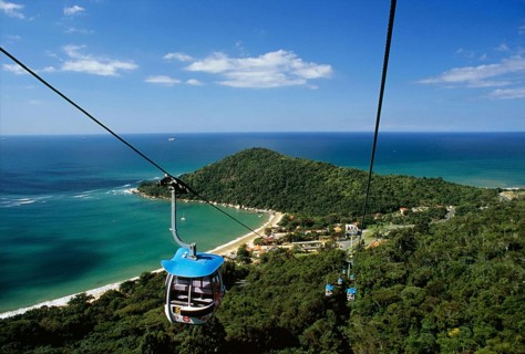 Cable car at Unipraias Park. Balneário Camboriu, Santa Catarina, Brazil. /