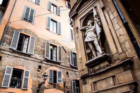 Statue of Michele di Lando on the facade of Loggia del Mercato Nuovo. Florence, Province of