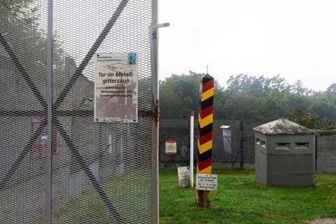 Historic border fence, sign at the former zone border, Schifflersgrund border museum, memorial, GDR
