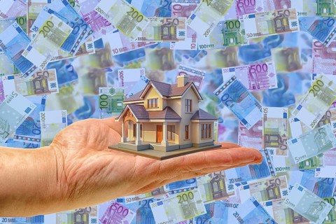 Symbolic photo, private real estate, housing market, lack of housing, finance, stock exchanges,