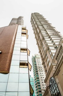 The Millennium Palace is the highest building in Brazil, with 46 floors and 177 meters high. It is