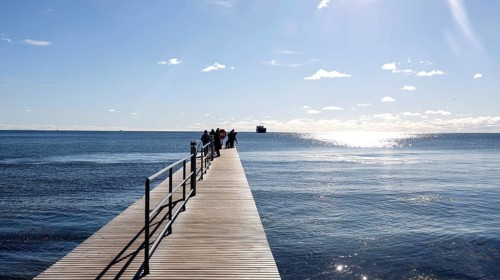 Jetty on the south beach in sunny autumn weather, Fehmarn island, 18.10.2025, Fehmarn,