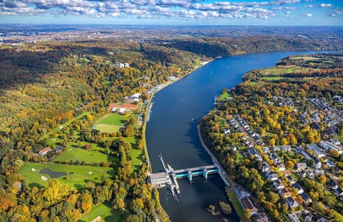 Aerial view, Lake Baldeney with RWE Hydroelectric Power Station Baldeney dam, Golfriege ETUF e.V.