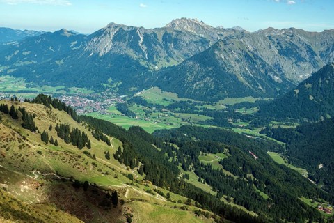 View from Söllerkopf of Oberstdorf and Illertal, behind Nebelhorn, Rubihorn and Schattenberg,