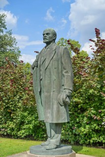 Lenin, bronze statue from Soviet times, History Museum, Estonian History Museum Maarjamäe Palace,