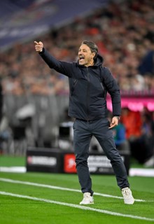 Coach Niko Kovac Borussia Dortmund BVB on the sidelines gesture gesture TV camera, German Classico,